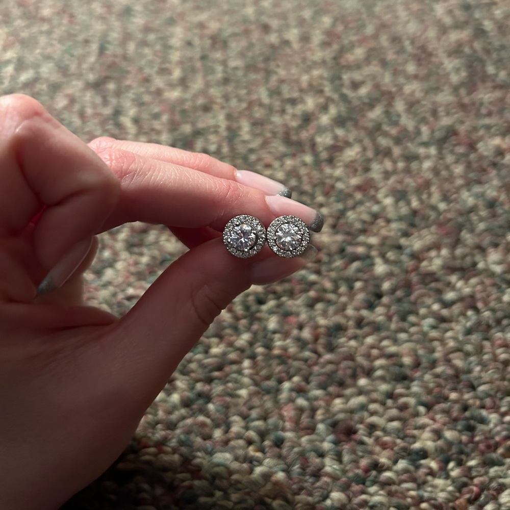 Cubic zirconium earrings